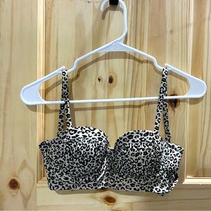 Xhilaration swimsuit top - size XS - Used